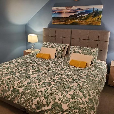 Carvetii - Mayhaven House - Tranquil Cul-De-Sac - 2 Bedrooms, Sleeps 4 Guests 던펌린 외부 사진