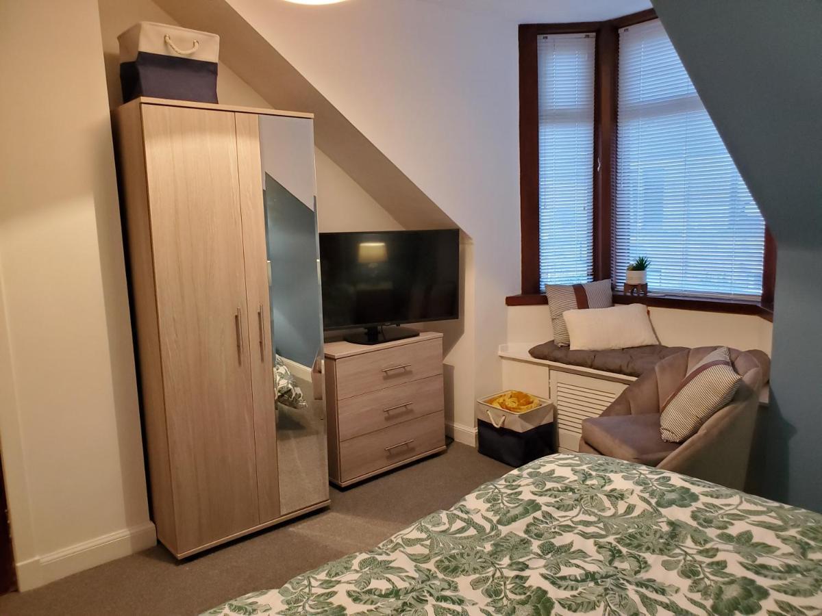 Carvetii - Mayhaven House - Tranquil Cul-De-Sac - 2 Bedrooms, Sleeps 4 Guests 던펌린 외부 사진